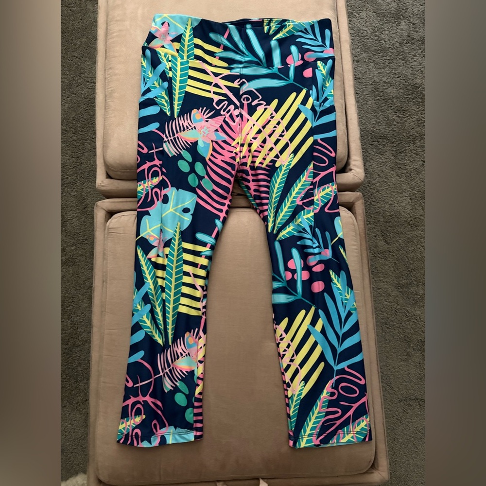 The COMFEE Company Vivid Oasis Capris with pockets